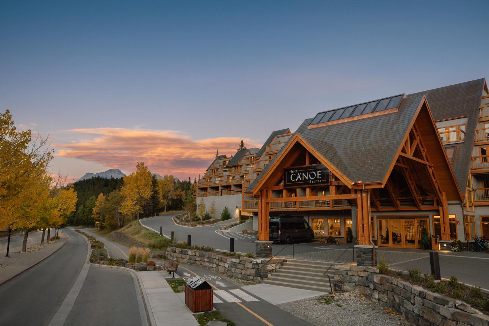 Hotel Canoe And Suites Banff Exterior foto